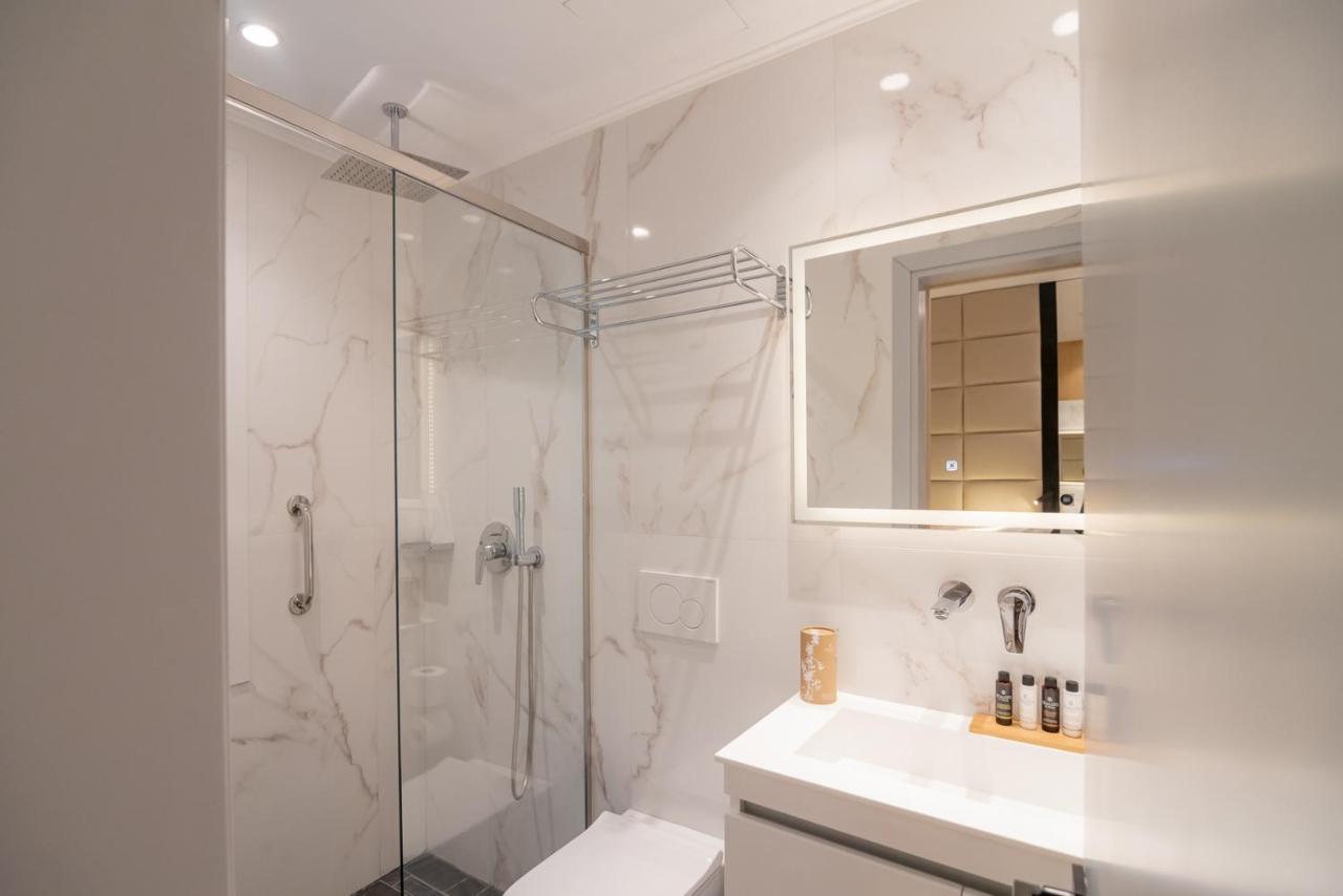 Contessa Bianca Luxury *