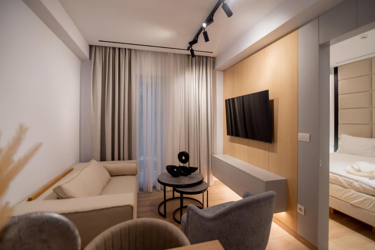 Contessa Bianca Luxury